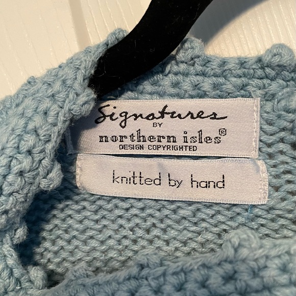 Vintage, Large, Signatures by Northern Isles Santa Sweater - Picture 7 of 9